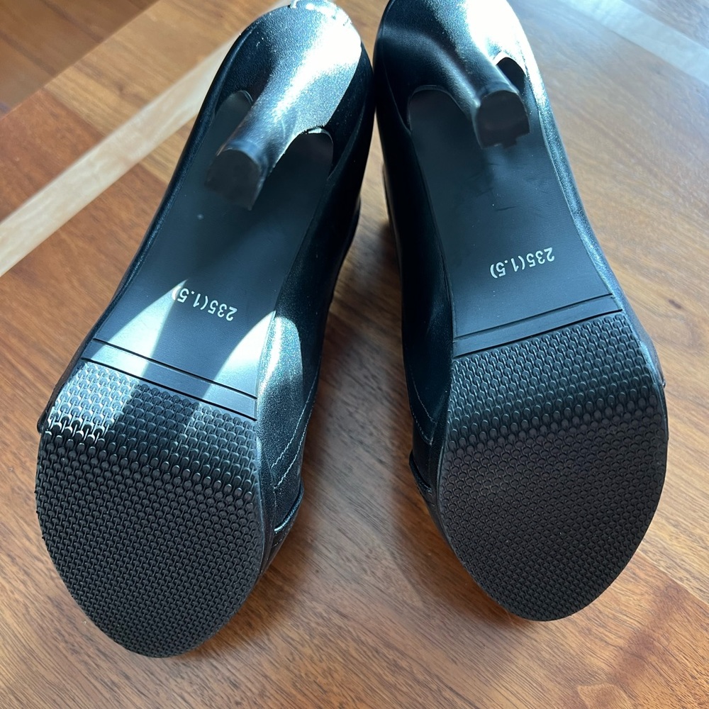 Black Solid Peep Toe Cutout Platform Heels. Brand… - image 4